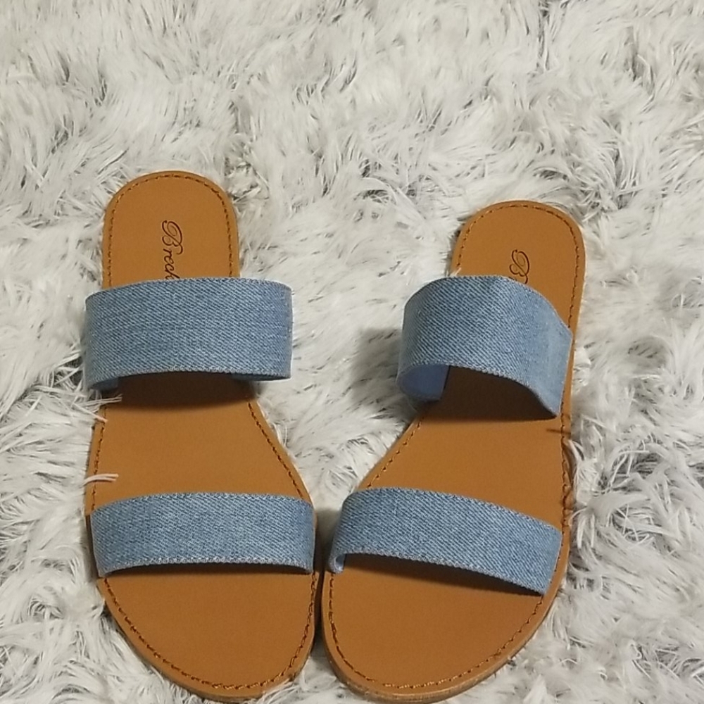 NEW- Flat Sandals